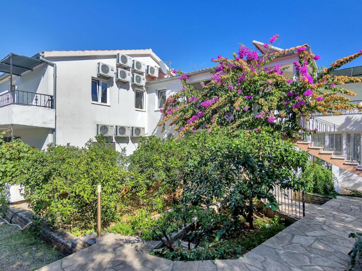 Apartment Rubin-10 By Interhome Selca kod Bogomolja Екстер'єр фото